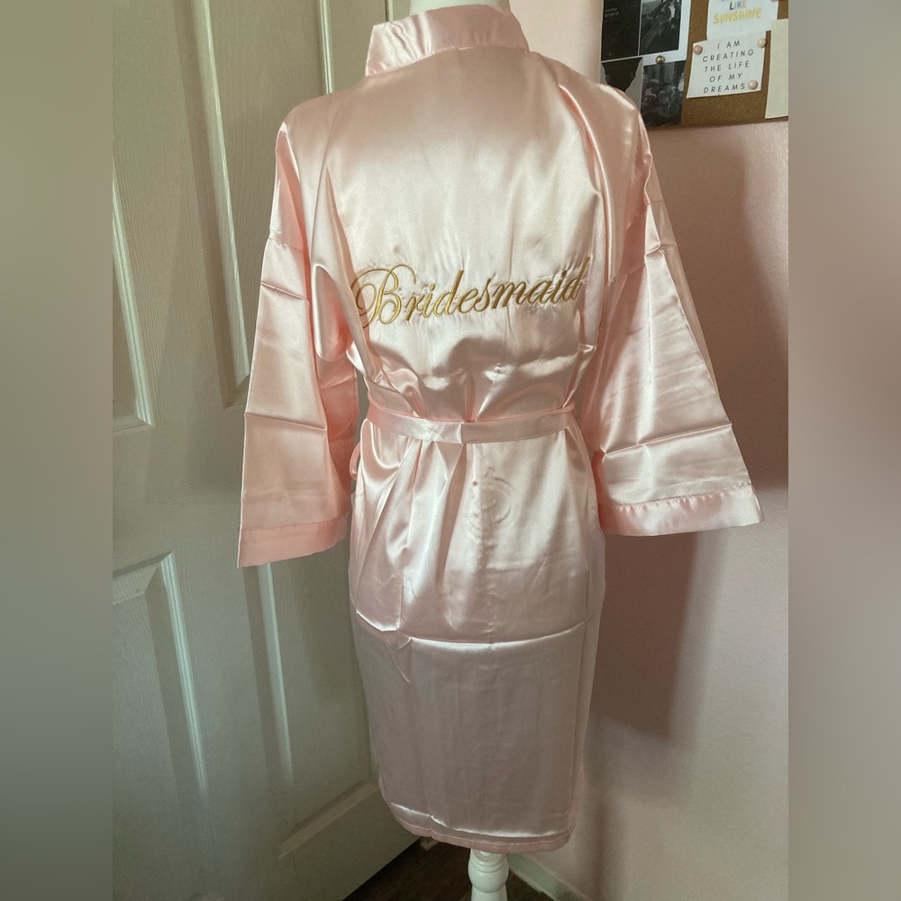Size small- light pink bridesmaid text satin robe